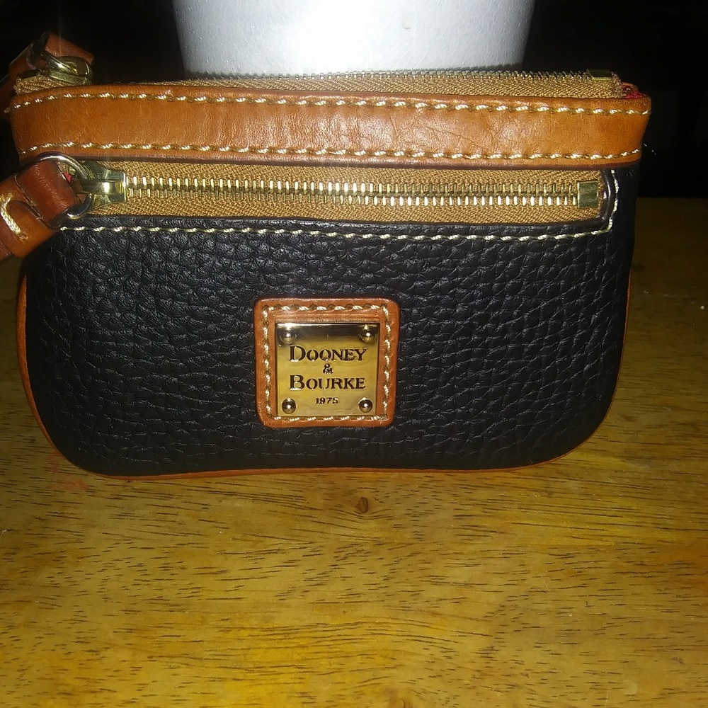 Dooney & Bourke